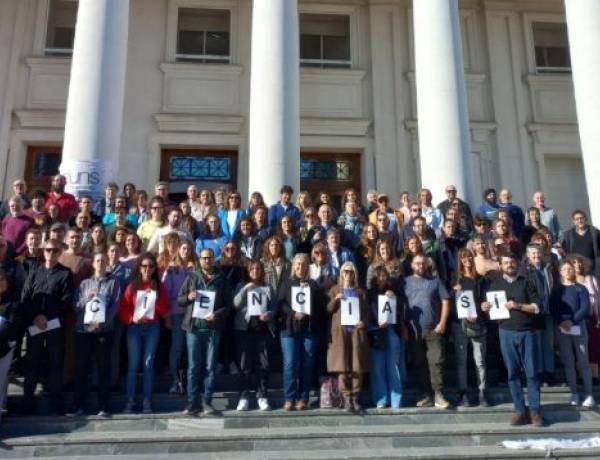 “1000 cartas en apoyo a la ciencia argentina”