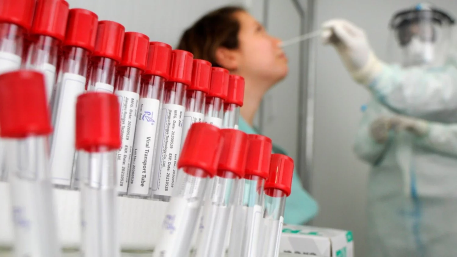 "Hay una desaceleración de casos, pero el promedio diario aún es alto"