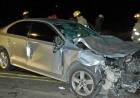 Dos autos chocharon contra vacas sueltas en la Ruta 72