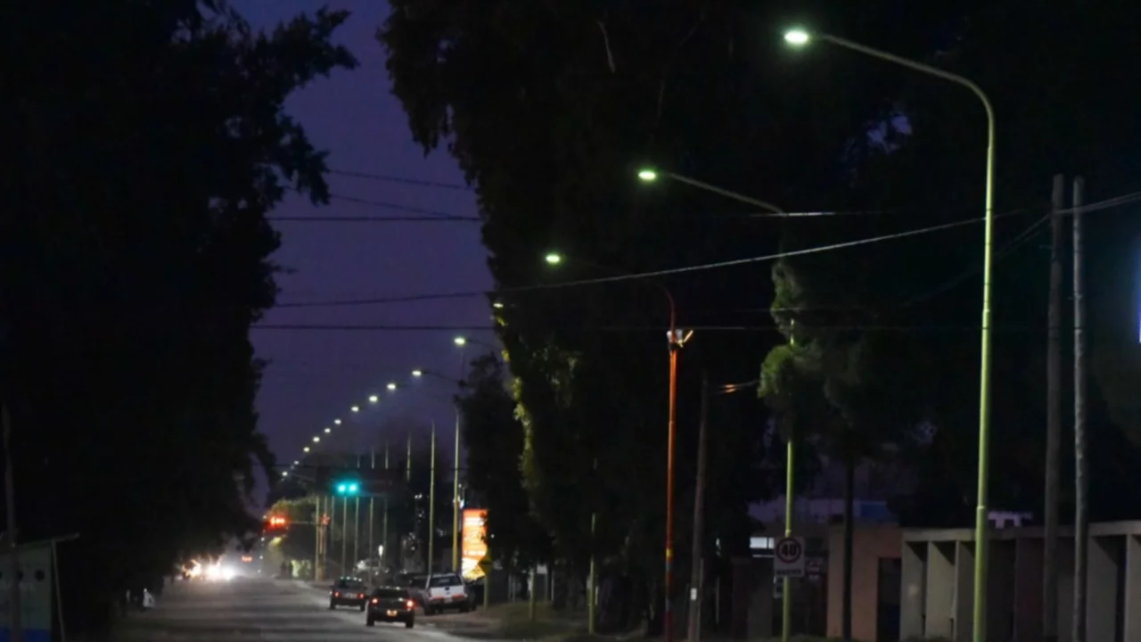 La avenida 14 de Julio ya se encuentra iluminada con tecnología LED