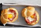 Bollitos de pan con huevo y jamón cocido