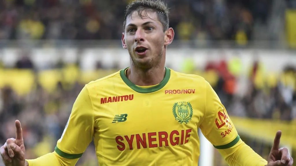 La Justicia de Gales declaró culpable al organizador del vuelo en el que falleció el futbolista Emiliano Sala