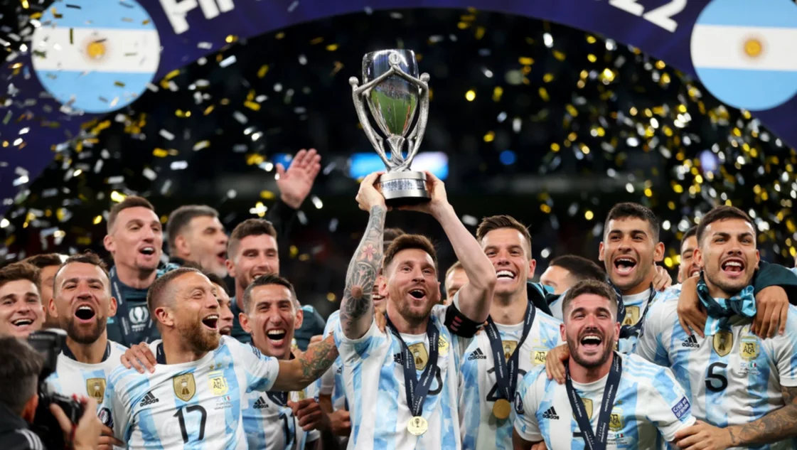 Argentina brilló, goleó a Italia por 3-0 y se quedó con la Finalissima en Wembley