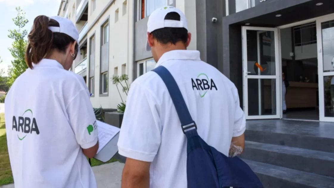 Los 11 pedidos de estatales bonaerenses a Kicillof en el inicio de la paritaria 2023