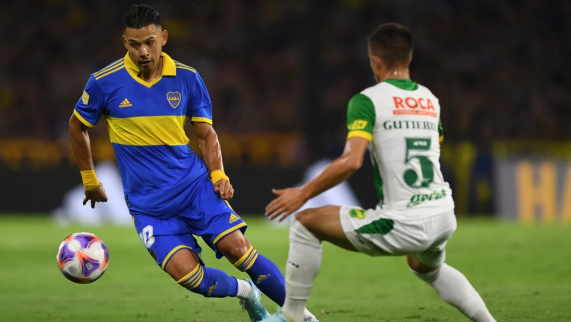 Defensa sumó en "La Boca" y alcanzó a San Lorenzo en la cima