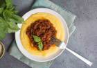 Cómo preparar la mejor polenta con salsa bolognesa
