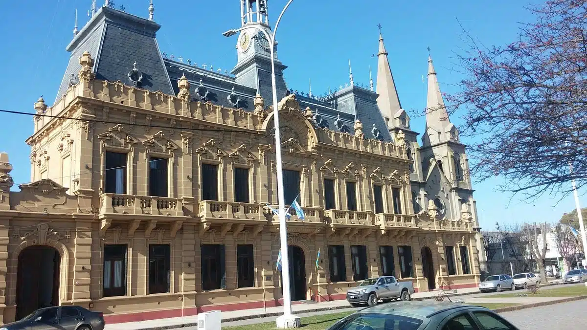 Polémica en Coronel Suárez: concejales opositores cobrarán 500 mil pesos más al mes