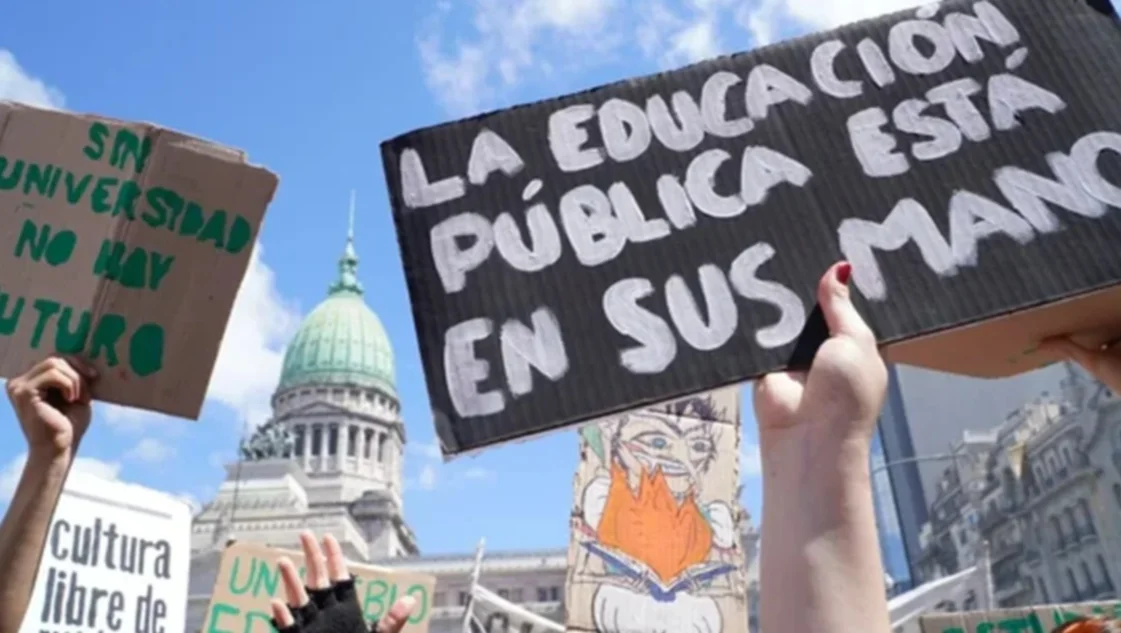 Tras el paro, el Gobierno otorgó un aumento del 7,5% a los docentes universitarios