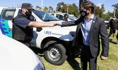 El lunes llegará a Bahía el gobernador Kicillof para entregar patrulleros