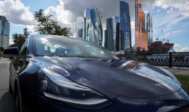 Tesla utilizará la cámara interior para monitorear al conductor en el modo autónomo Autopilot