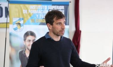 Capacitación en fútbol dictada por el preparador físico Lucas Maggiolo 