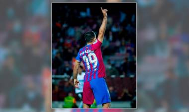 Cuatro meses después de su llegada, Sergio Agüero debutó en el Barcelona