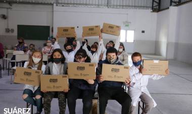 Más escuelas del distrito recibieron su netbook del programa “Juana Manso”