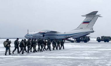 Tropas de Rusia y aliados iniciaron la retirada de Kazajistán tras los mortales disturbios