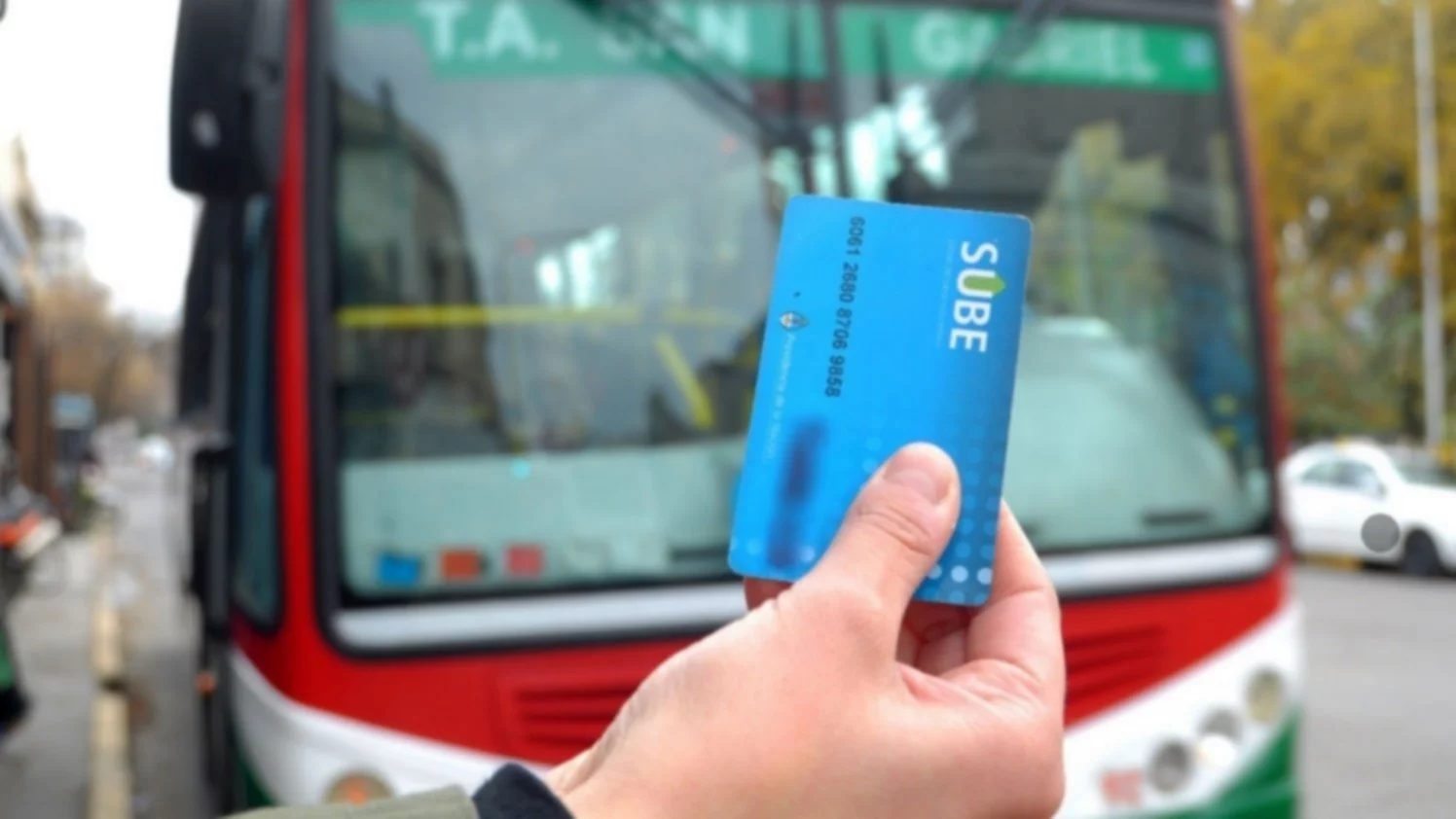 Reclaman que el boleto estudiantil gratuito se extienda a las universidades bahienses