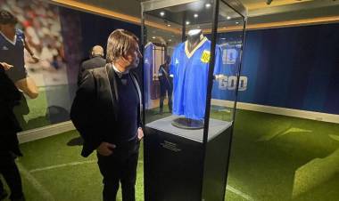 La oferta argentina para comprar la camiseta de Maradona