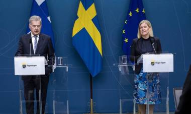Finlandia y Suecia pidieron sumarse a la OTAN: respaldo de EEUU y advertencia de Rusia