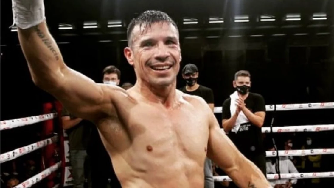 Maravilla noqueó a un rival 20 años menor y se ilusiona con una chance mundialista