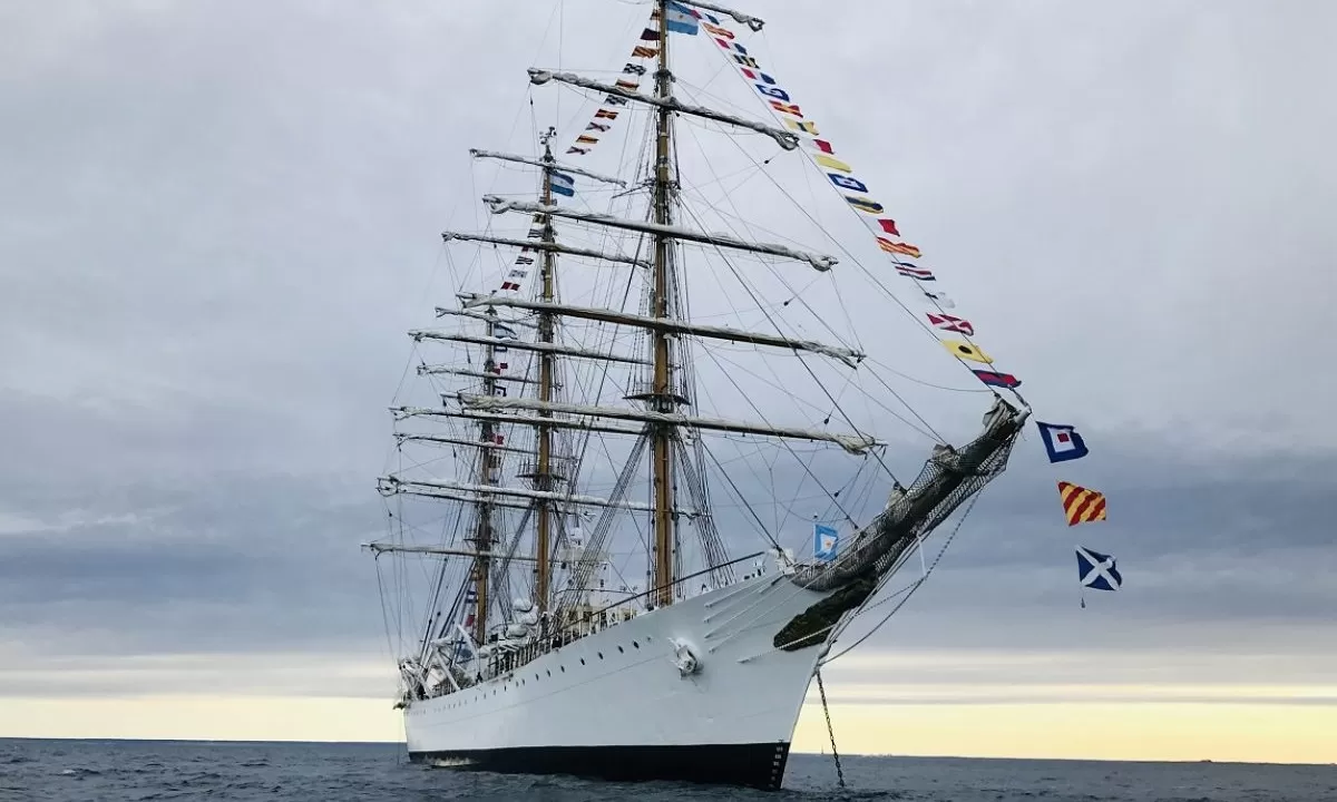 Llega la Fragata Libertad a Bahía Blanca