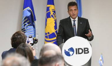 Massa anunció compensaciones de hasta 7 millones de pesos para comerciantes saqueados