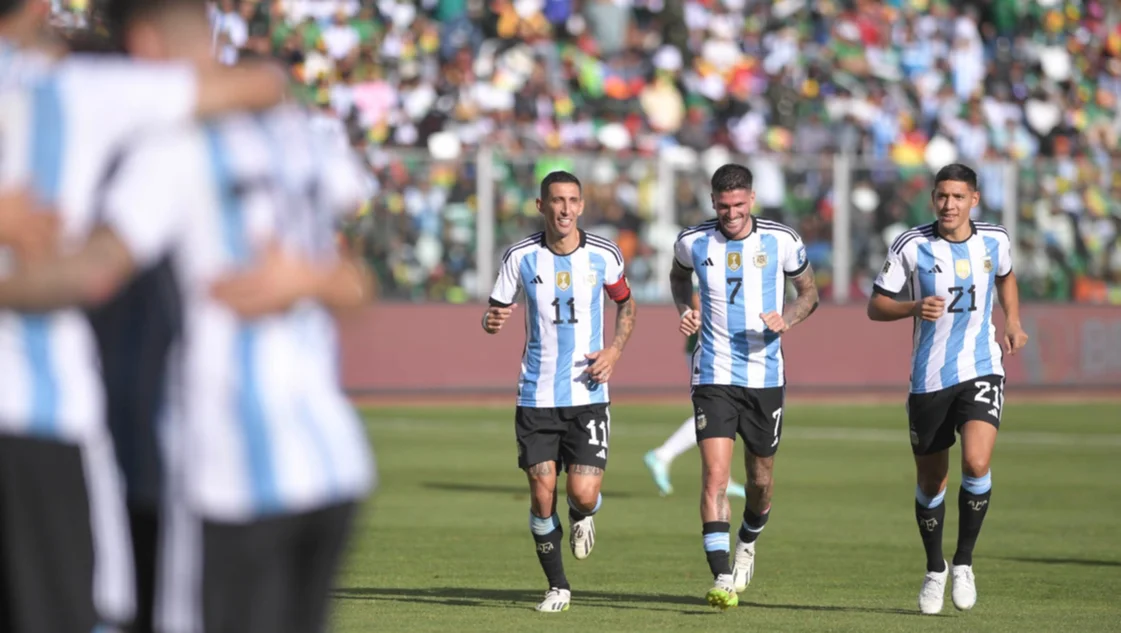 Argentina, sin Messi, goleó a Bolivia en la altura de La Paz