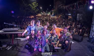 Multitudinaria SuarezPeatonal en el marco de la Fiesta de las Colectividades