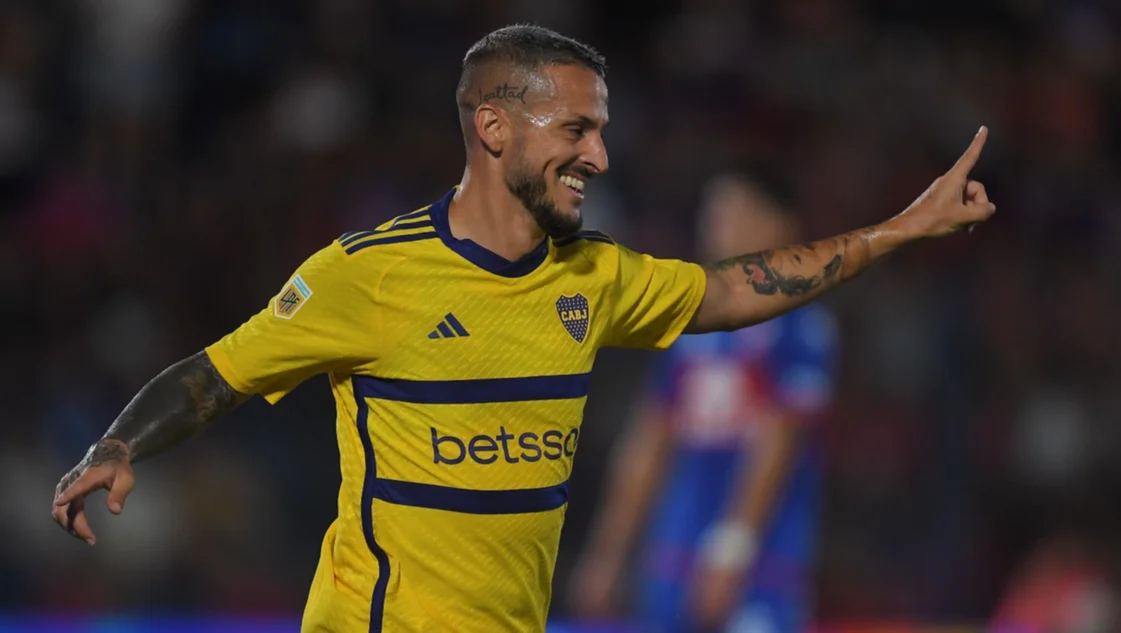 Benedetto marcó en la victoria de Boca, dejó una frase que hizo ruido y bancó a Cavani