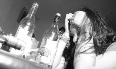 Alcohólicos Anónimos, un espacio para intentar dejar atrás una adicción