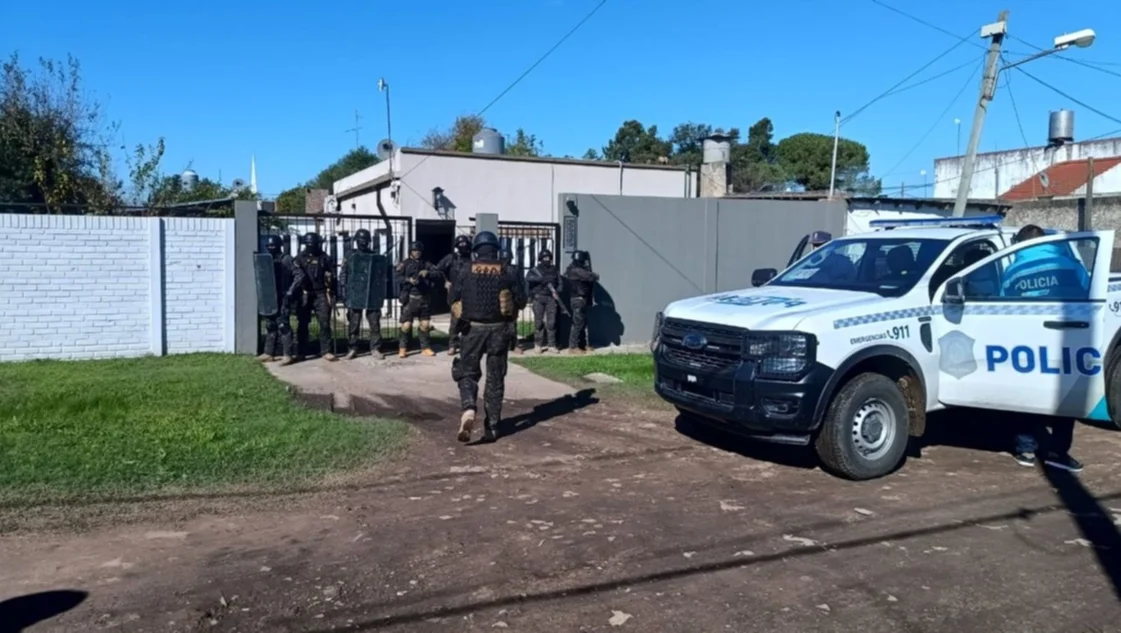 Le hizo el cuento del tío a una persona mayor y le robó dinero, un anillo y una cadenita de oro