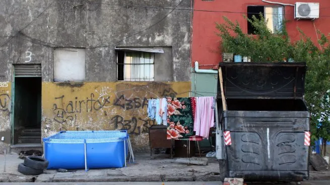 La pobreza cayó al 28,2% en el segundo semestre de 2025 y afectó a 13,1 millones de argentinos