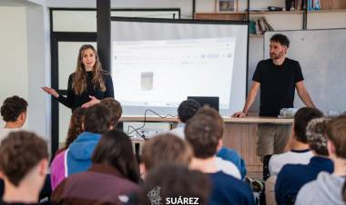 Migrantes pasó por CREUS: Más jóvenes conociendo su futuro universitario en Suárez