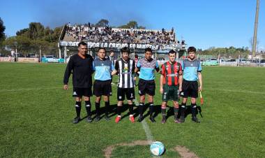 Blanco y Negro e Independiente ganaron los Clásicos