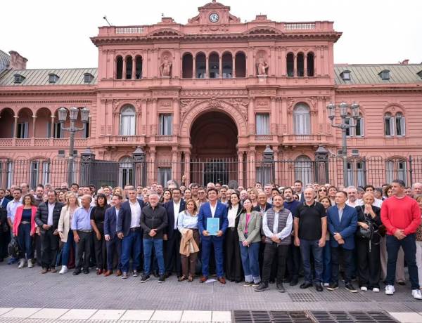 Moccero acompañó a Kicillof en un fuerte reclamo federal por obras y fondos