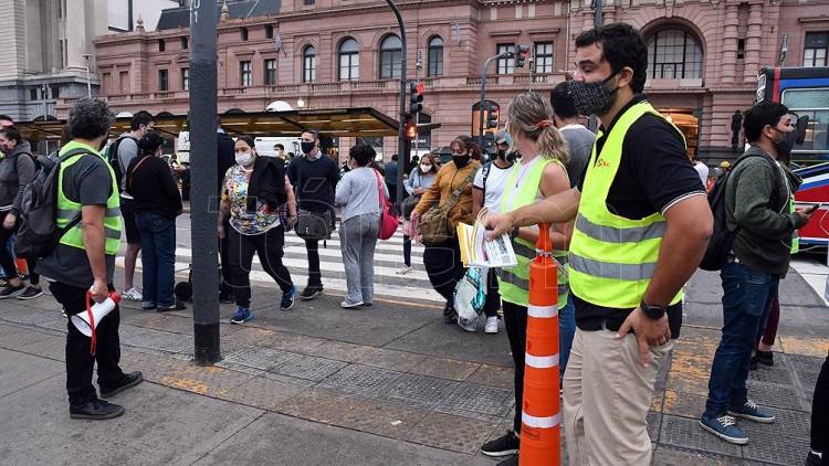 Hubo controles entre las 00 y las 06, y ahora se concentran en el transporte