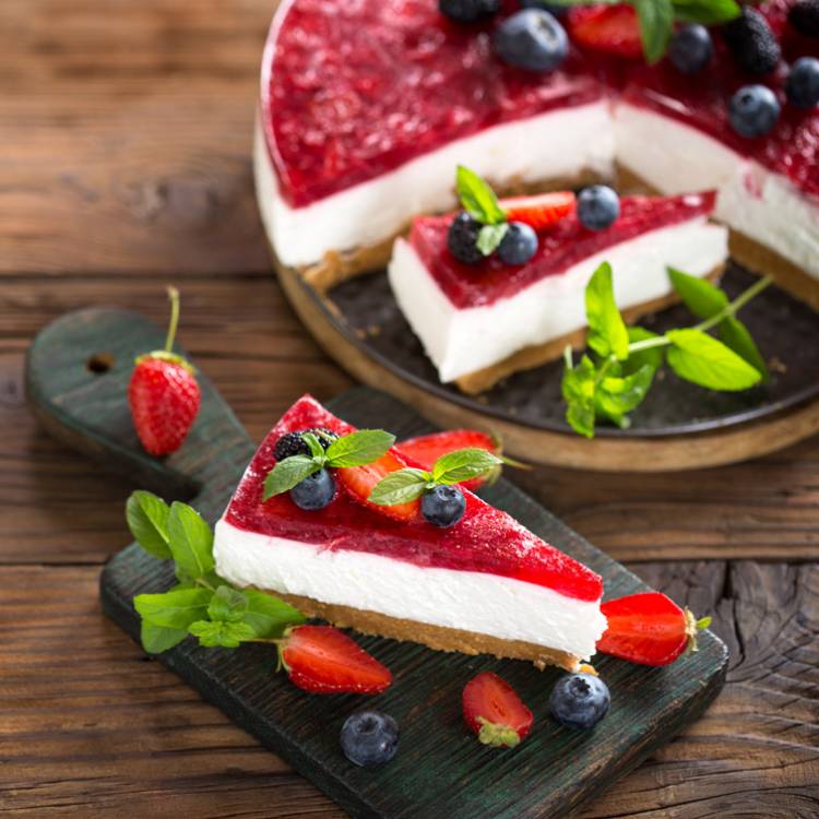 Tarta de queso mascarpone con frutos del bosque
