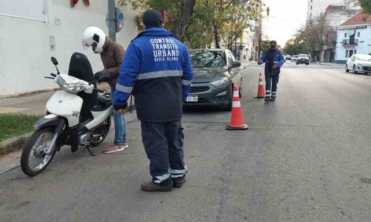 Operativos a cargo de la Dirección de Tránsito en Bahia