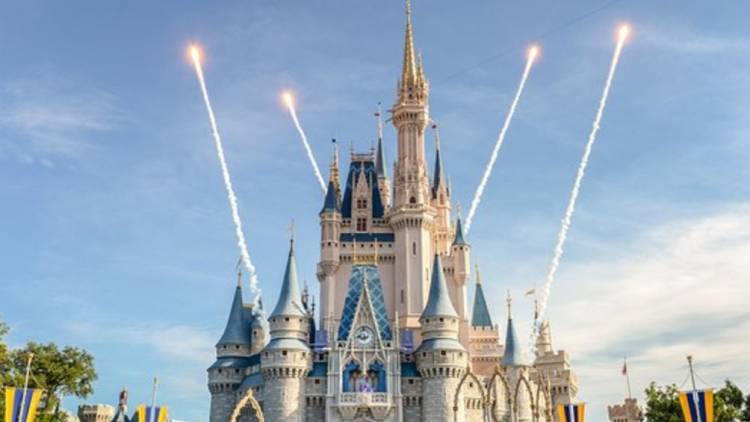 Vuelven a usarse barbijos en los parques de Disney en Estados Unidos