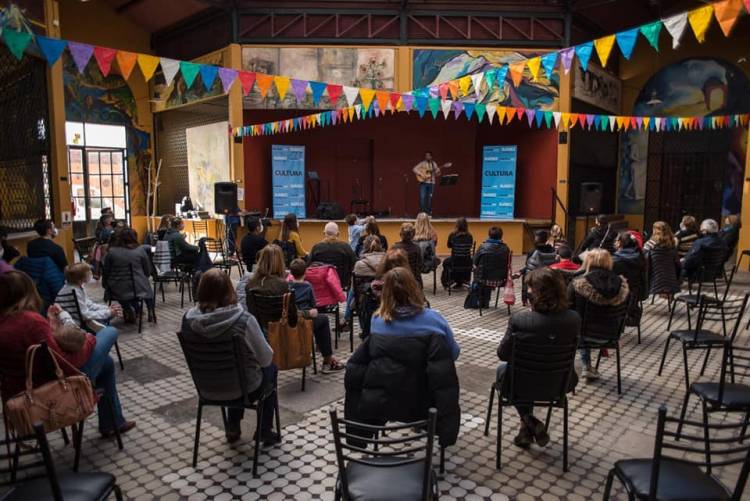 Las familias suarenses despidieron las vacaciones de invierno en el Mercado de las Artes