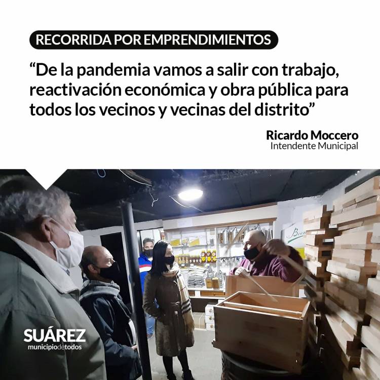 El Intendente Municipal @ricardomoccero recorrió talleres de confección de indumentaria y calzado en plena producción