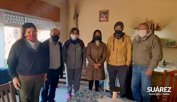 El Intendente Municipal @ricardomoccero recorrió talleres de confección de indumentaria y calzado en plena producción