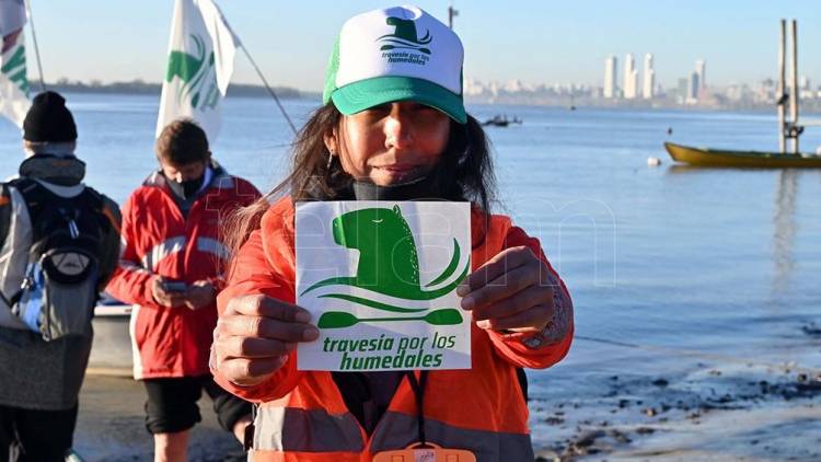 Llegó a Buenos Aires la caravana de kayaks que reclama la Ley de Humedales