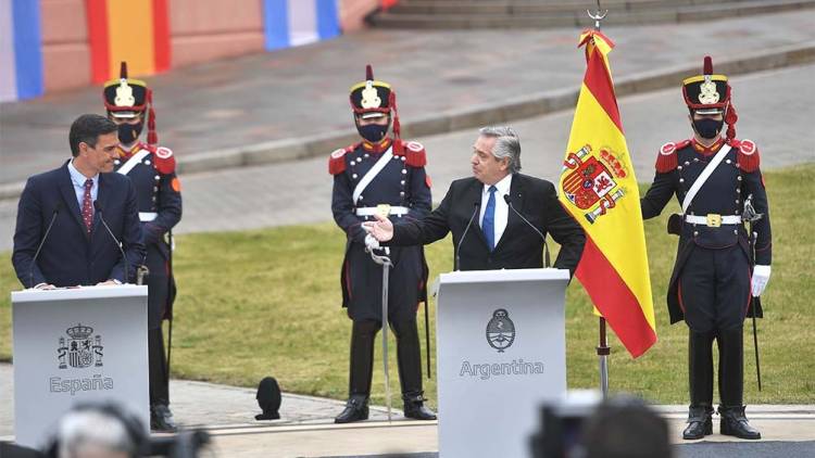 Alberto Fernández y Pedro Sánchez destacaron la "hermandad" de Argentina y España