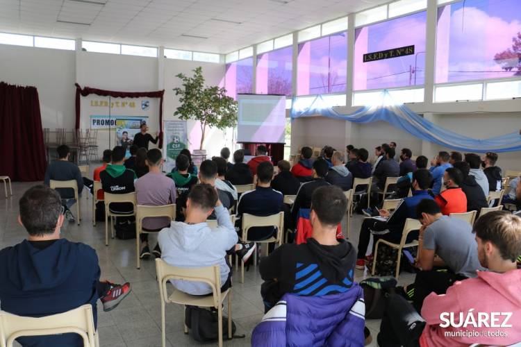 Capacitación en fútbol dictada por el preparador físico Lucas Maggiolo 