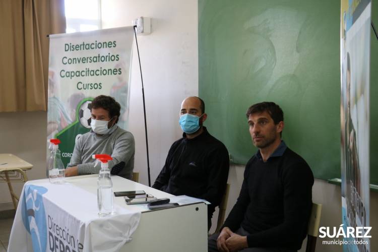 Capacitación en fútbol dictada por el preparador físico Lucas Maggiolo 