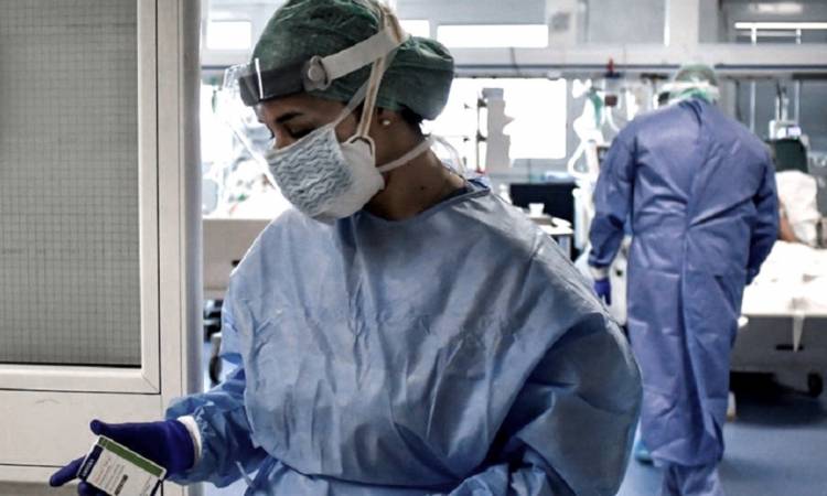 Detectan variante más contagiosa que la Delta