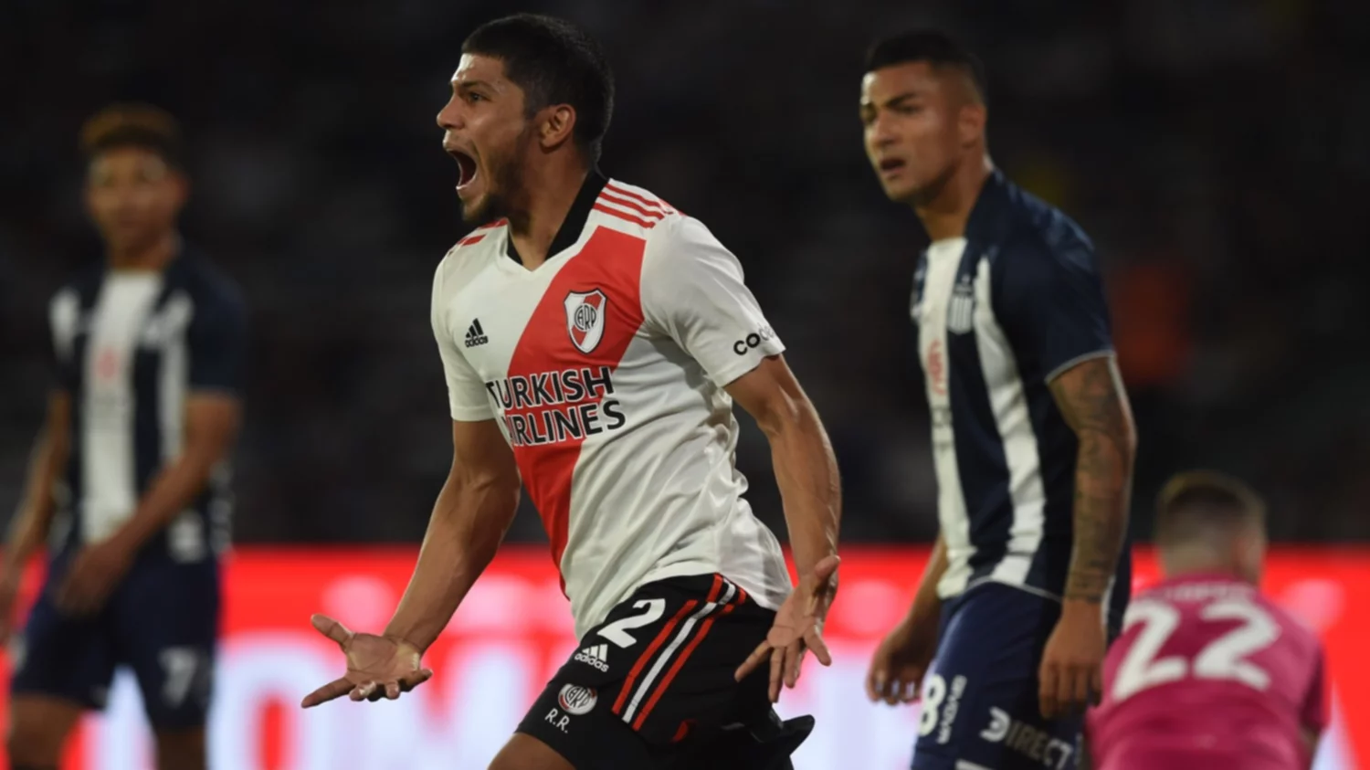 River venció a Talleres por 2 a 0 y consiguió un triunfo clave en busca del título