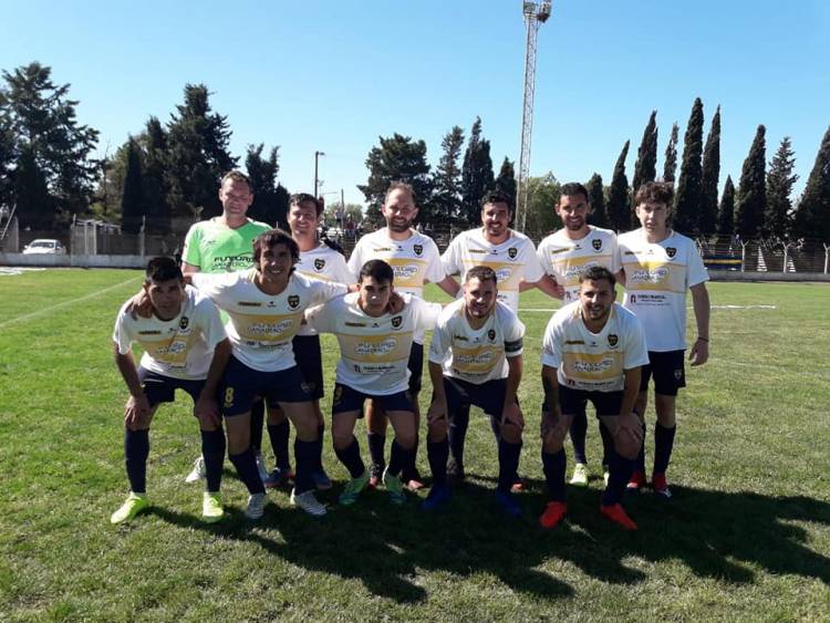 CON LOS GOLES DE FRANCISCO SCHRO EL PROGRESO...PROGRESÓ A LA PUNTA.