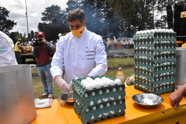Pigüé: todas las imágenes que dejó otra increíble edición de la Fiesta de la Omelette Gigante