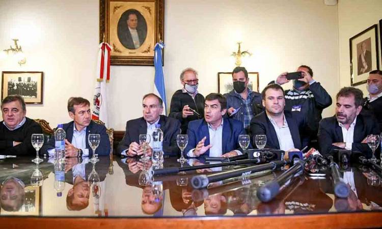 La oposición tildó de irresponsable al Frente de Todos por la renuncia de Máximo