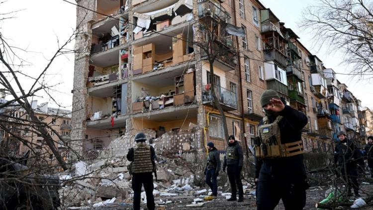 Avanzan las negociaciones con Ucrania y Rusia dice que reducirá las operaciones militares